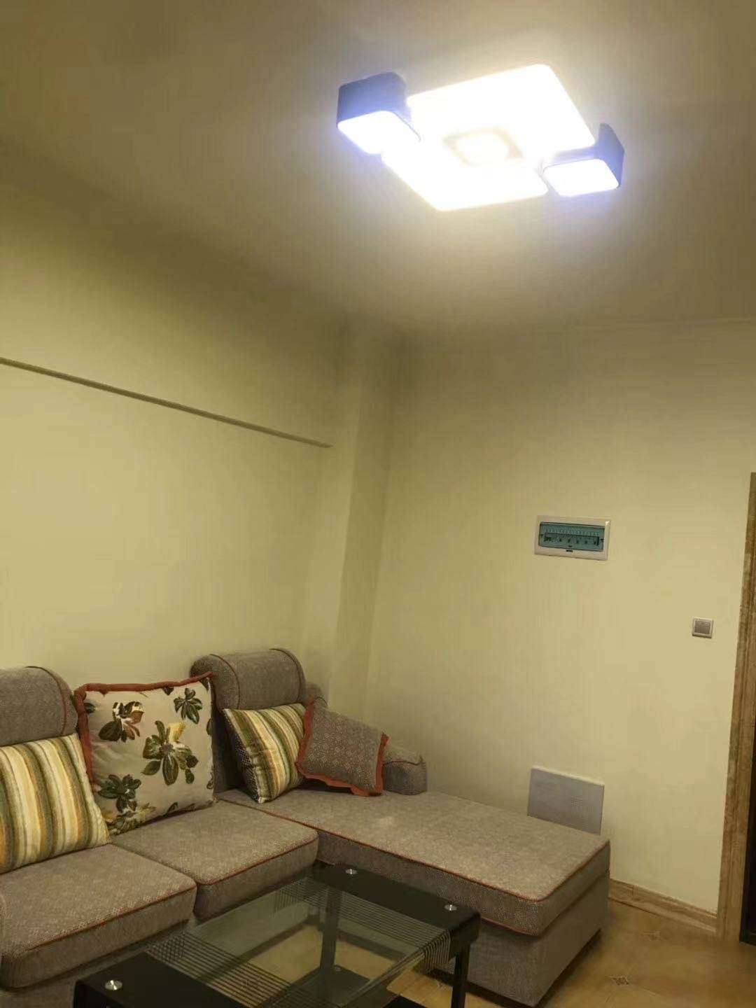 百弘学府城  2室2厅2卫    1300.0元/月室内图