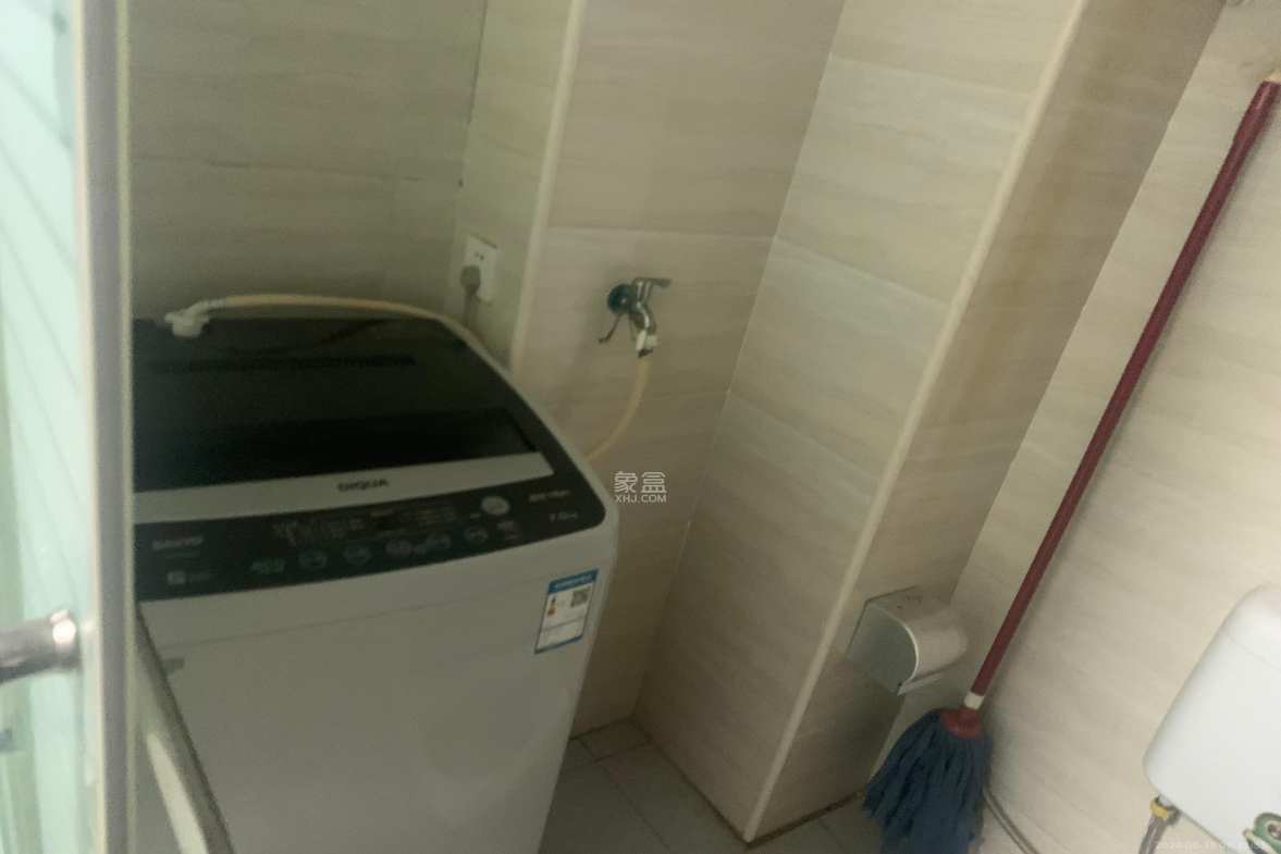 金茂梅溪湖  1室1厅1卫   1600.00元/月室内图