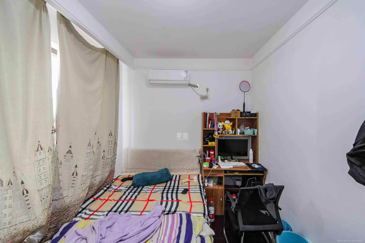 中海国际二期  4室2厅2卫    2200.0元/月 中海国际二期  4室2厅2卫    2200.0元/月室内图