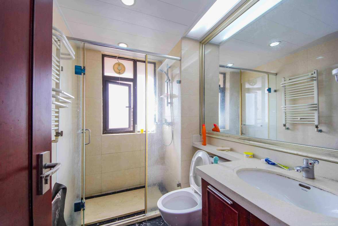 中海国际二期  4室2厅2卫    2200.0元/月 中海国际二期  4室2厅2卫    2200.0元/月室内图