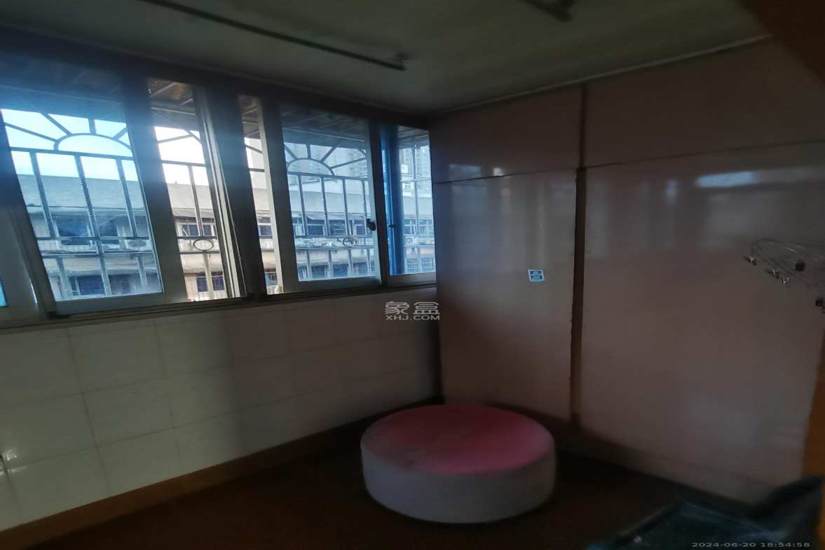 下民航宿舍  3室1厅2卫   1700.00元/月室内图