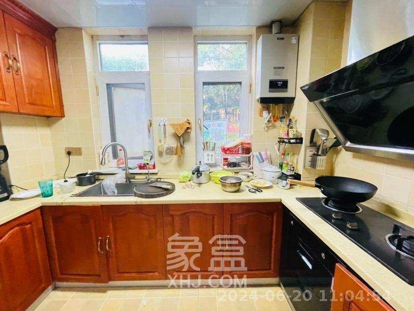 郡原居里  3室2厅2卫   3200.00元/月室内图