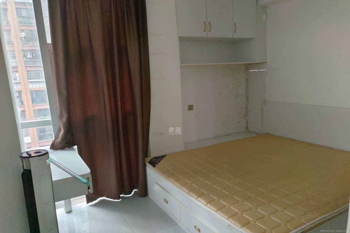 东业上城嘉苑（晟悦国际）  1室0厅0卫    1600.0元/月室内图1