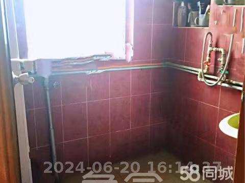 解放村  2室1厅1卫   22.00万客厅