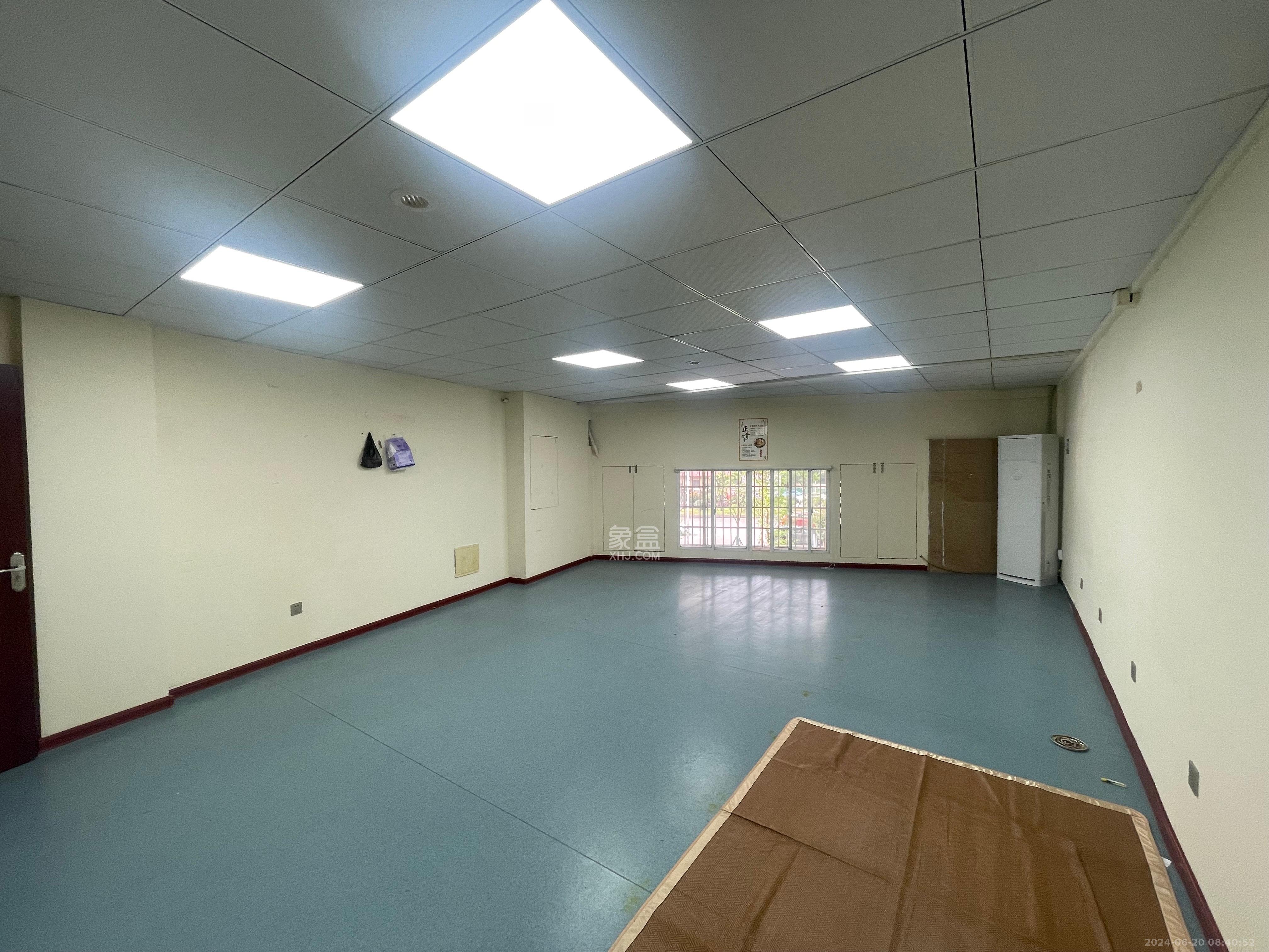 新城新世界一二三期   100.0㎡      7000.0元/月室内图