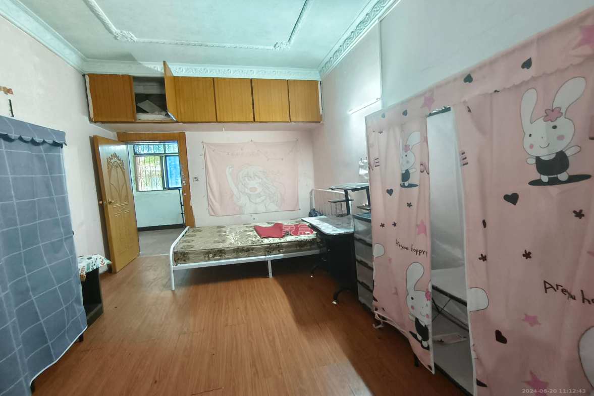 菊花塘小区  2室1厅1卫   25.80万客厅