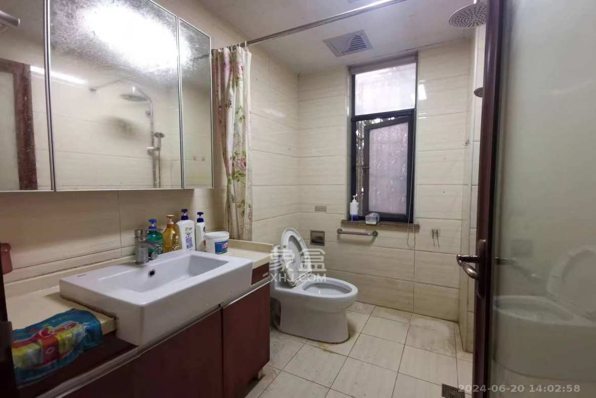 华银天际 2室2厅1卫 1900.0元/月 华银天际 2室2厅1卫 1900.0元/月室内图