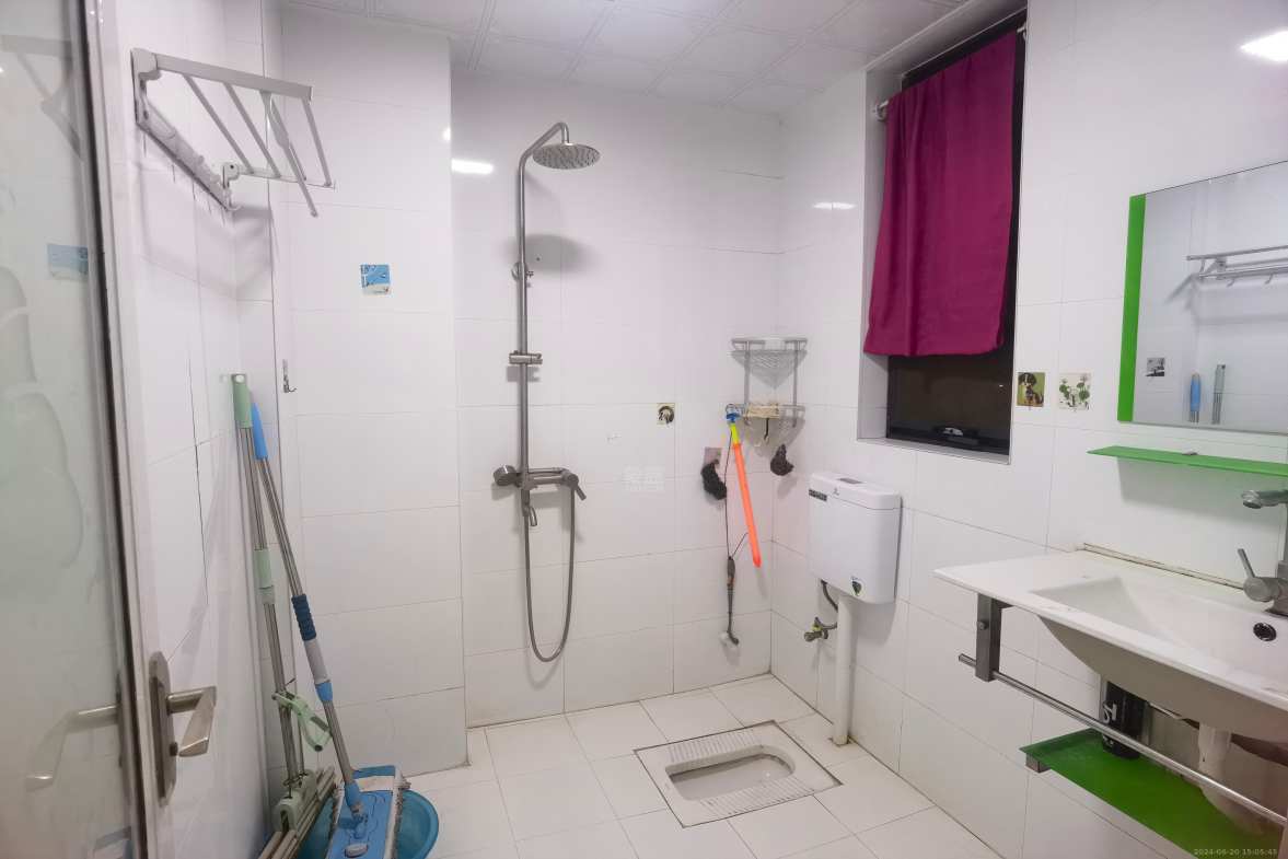 美的城一期 1室2厅1卫 2000.0元/月 美的城一期 1室2厅1卫 2000.0元/月室内图