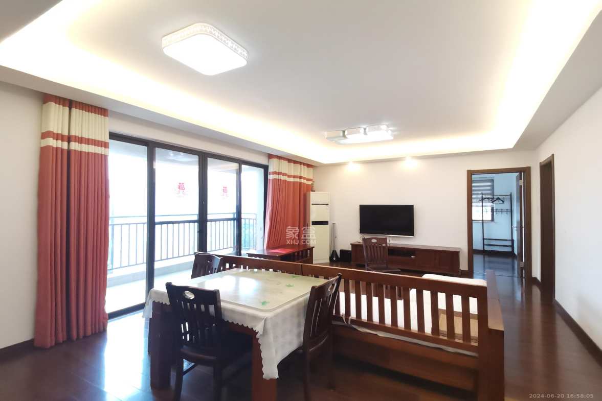 万科里梅溪郡  3室2厅2卫   3300.00元/月室内图1