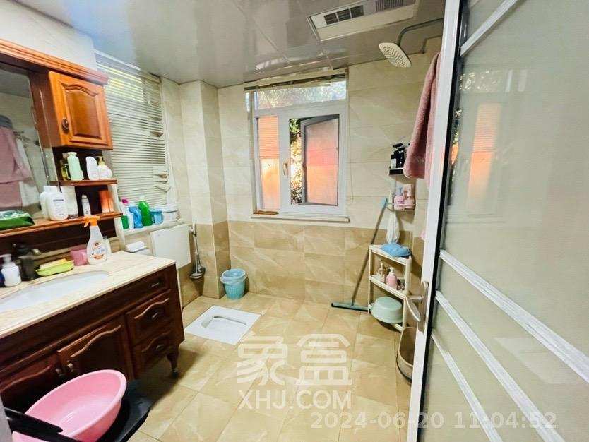 郡原居里  3室2厅2卫   3200.00元/月室内图