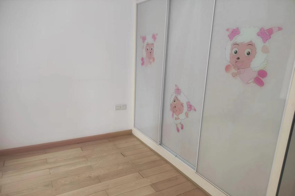 北美阳光城  3室2厅2卫   1400.00元/月室内图