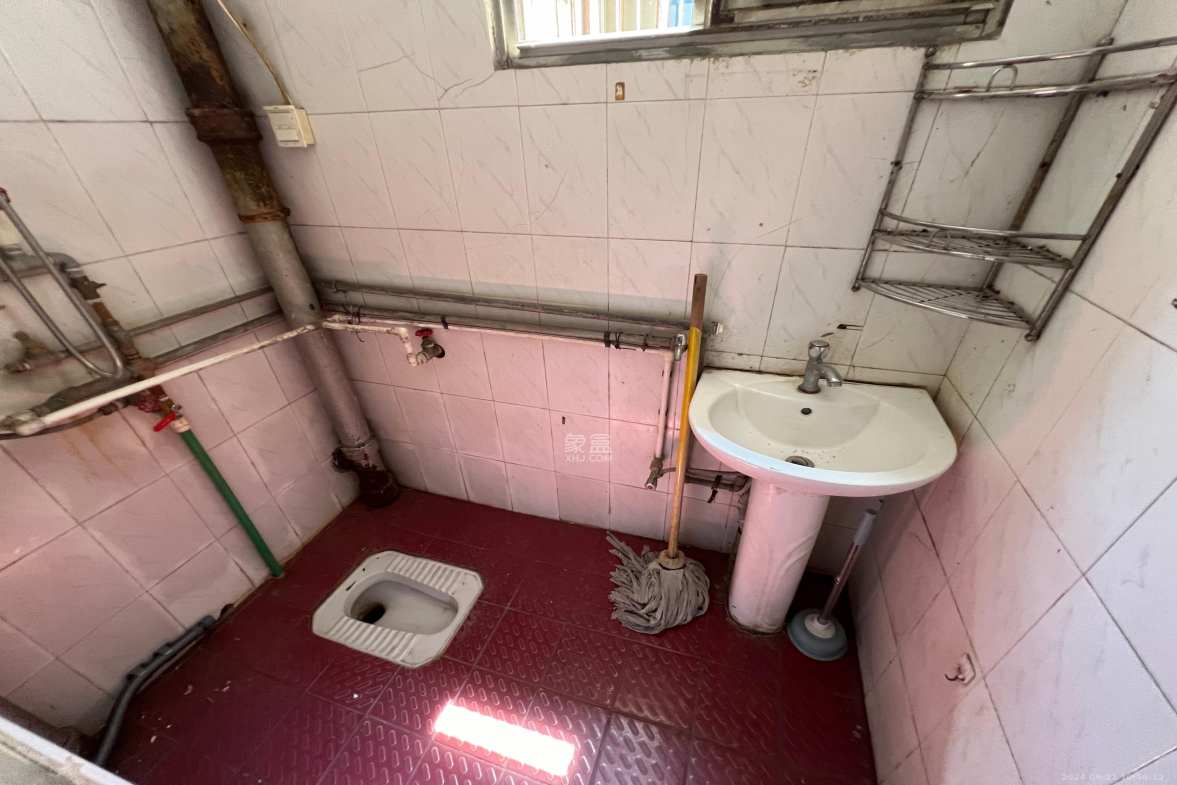 旅泰商住楼  4室1厅1卫   1800.00元/月室内图
