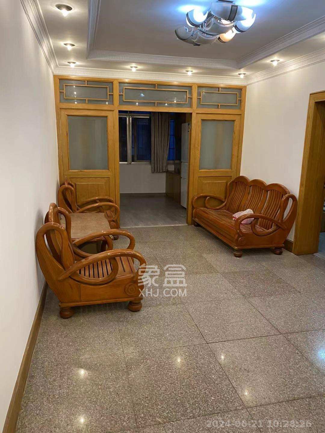 劳动服务宿舍  2室1厅1卫    2200.0元/月室内图