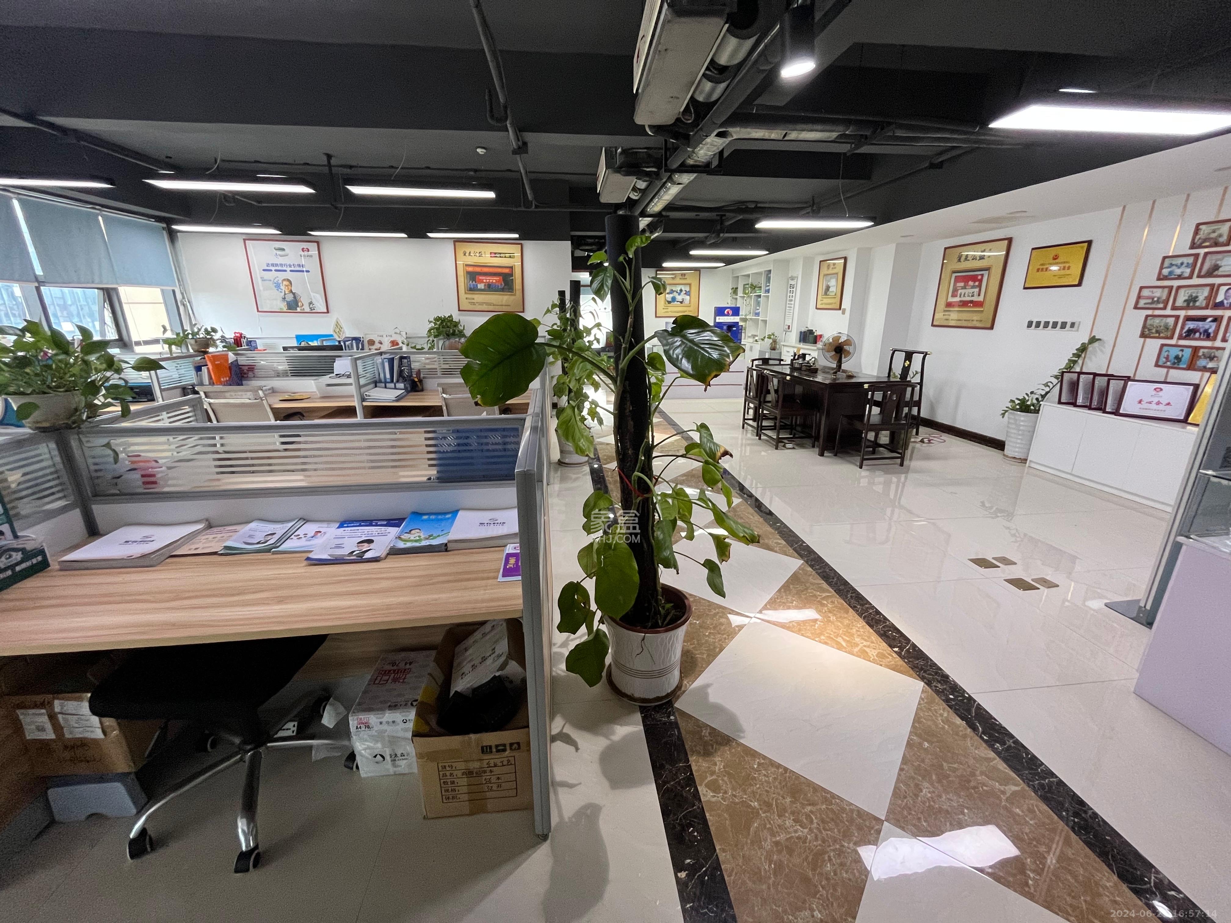 万坤图财富广场   288.59㎡     16000.00元/月室内图