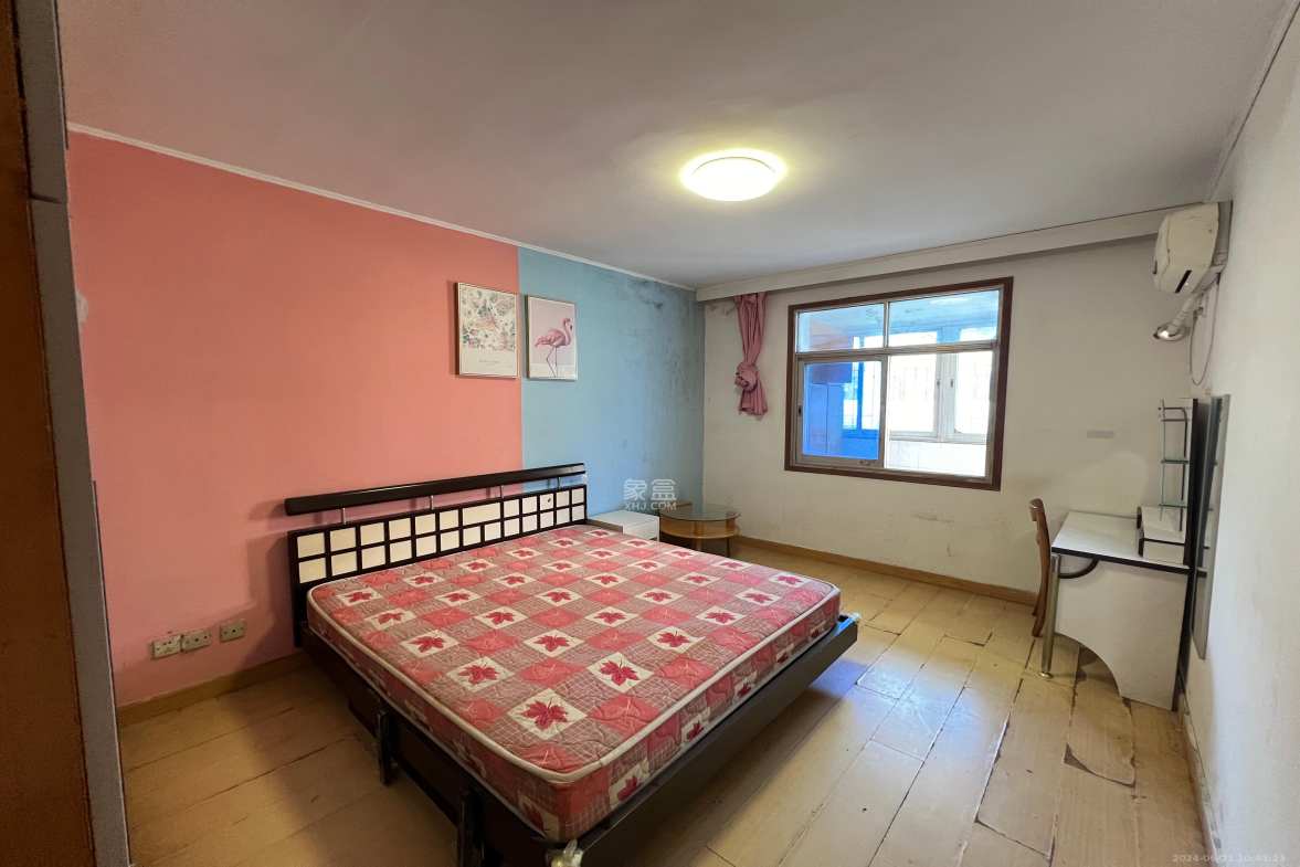 旅泰商住楼  4室1厅1卫   1800.00元/月室内图1