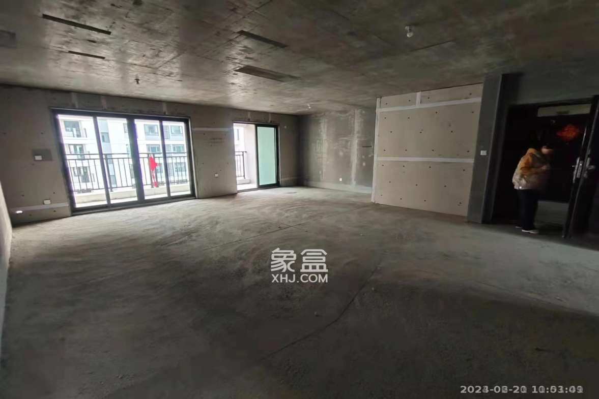 保利金香槟  3室2厅2卫    2000.0元/月室内图