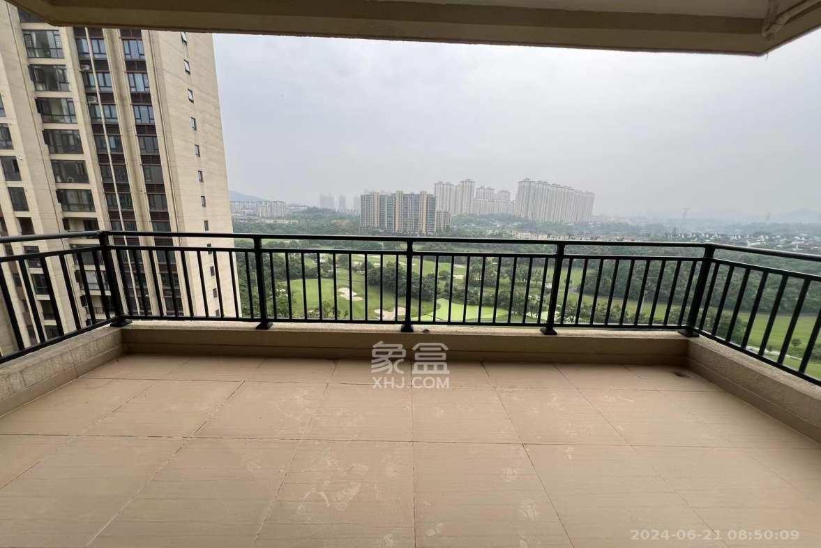 碧桂园高尔夫花园  4室2厅2卫    2800.0元/月 碧桂园高尔夫花园  4室2厅2卫    2800.0元/月室内图