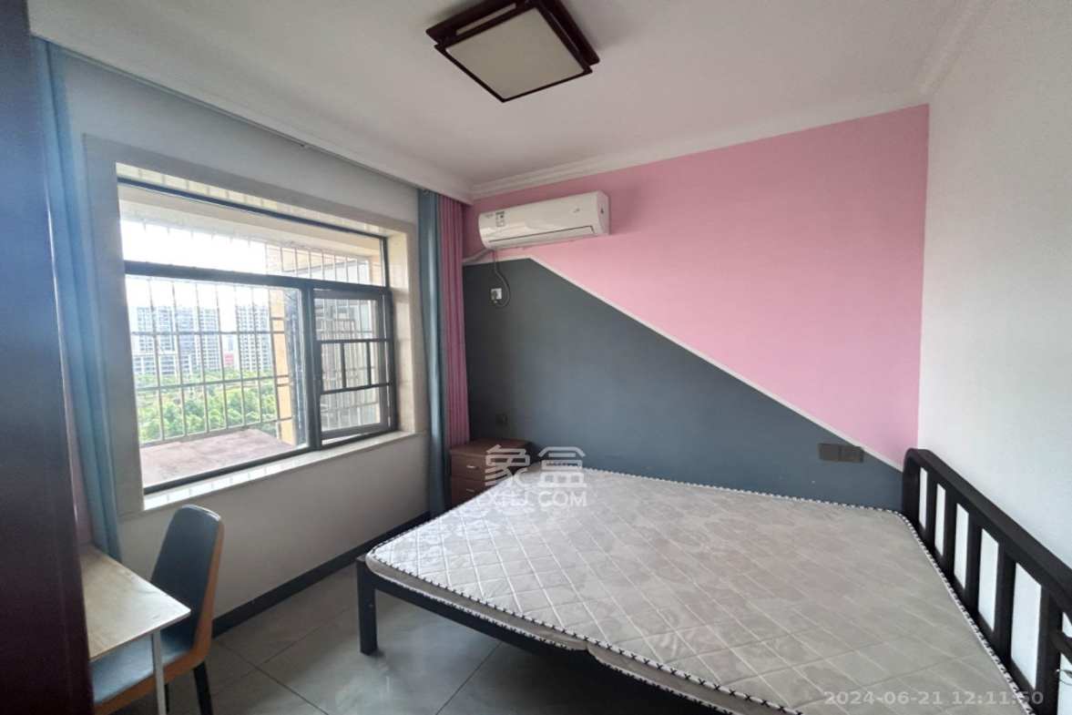 洋湖明园一期  1室1厅1卫    1350.0元/月室内图