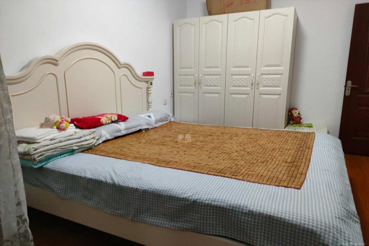 绿地海外滩一期  3室2厅1卫    2000.0元/月 绿地海外滩一期  3室2厅1卫    2000.0元/月室内图