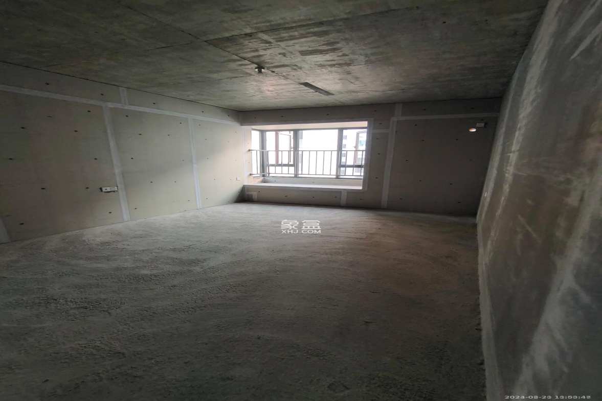 保利金香槟  3室2厅2卫    2000.0元/月室内图