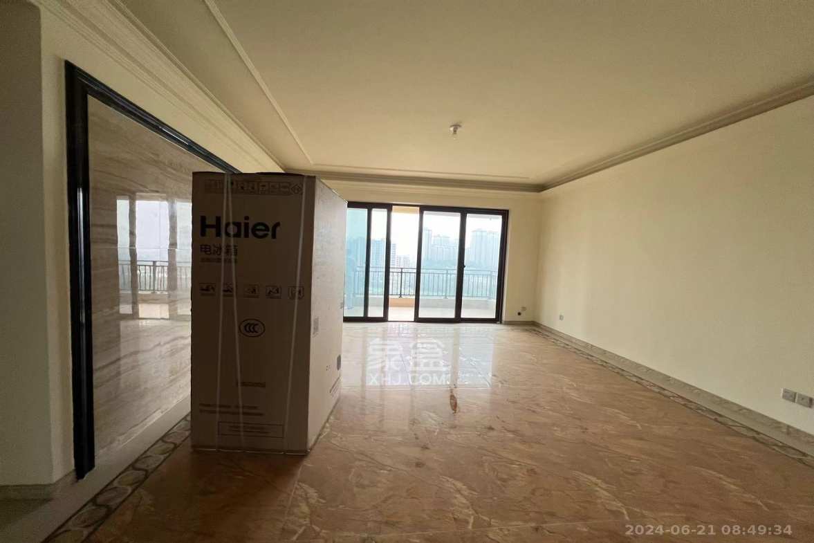 碧桂园高尔夫花园  4室2厅2卫    2800.0元/月 碧桂园高尔夫花园  4室2厅2卫    2800.0元/月室内图