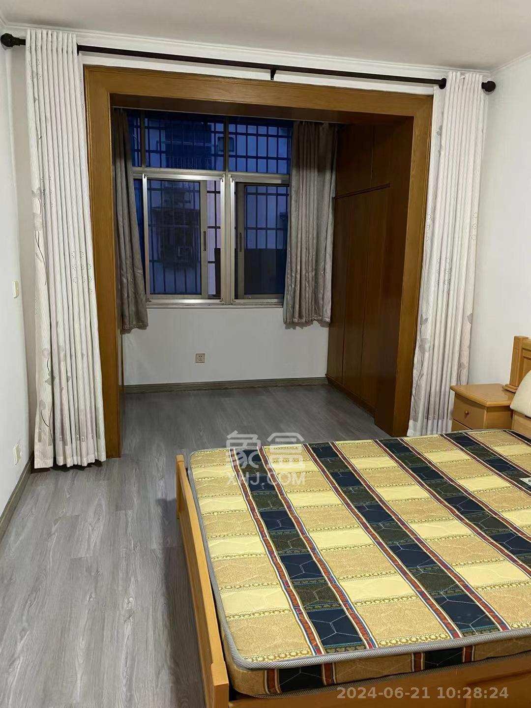 劳动服务宿舍  2室1厅1卫    2200.0元/月室内图