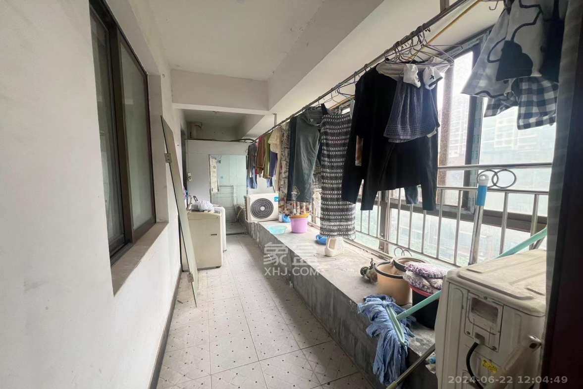 润沁园(润沁公馆) 4室1厅1卫 3500.0元/月 润沁园(润沁公馆) 4室1厅1卫 3500.0元/月室内图