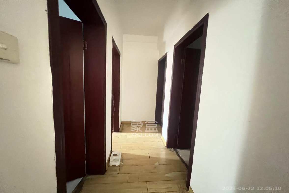 润沁园(润沁公馆) 4室1厅1卫 3500.0元/月 润沁园(润沁公馆) 4室1厅1卫 3500.0元/月室内图