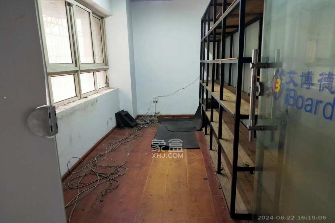 天心电脑城(朝阳丽景,朝阳丽园) 6室2厅2卫 5000.0元/月 天心电脑城(朝阳丽景,朝阳丽园) 6室2厅2卫 5000.0元/月室内图