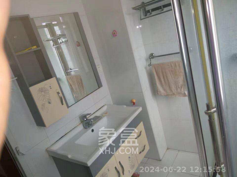 钰龙天下一期  3室2厅1卫   2500.00元/月室内图