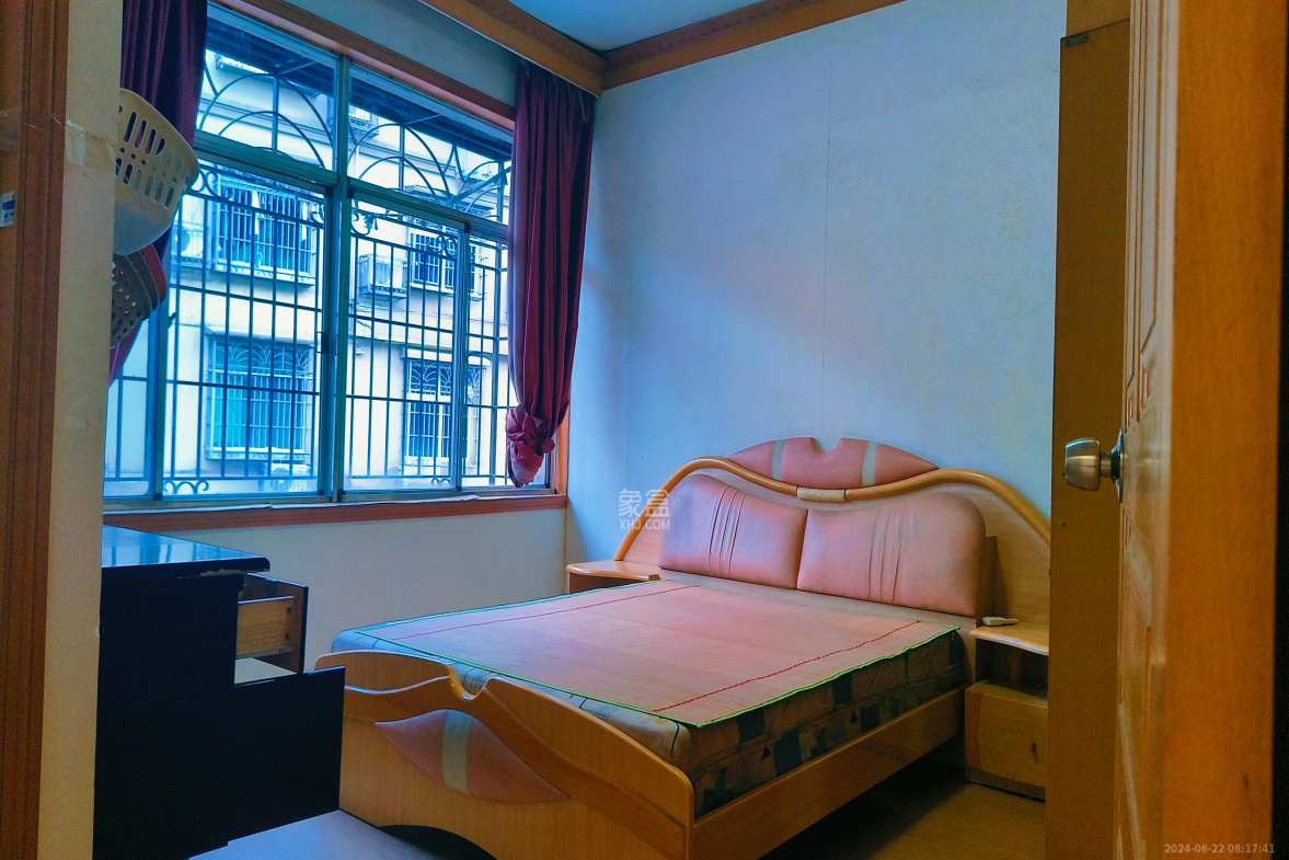 星沙四区  3室2厅2卫   1650.00元/月室内图