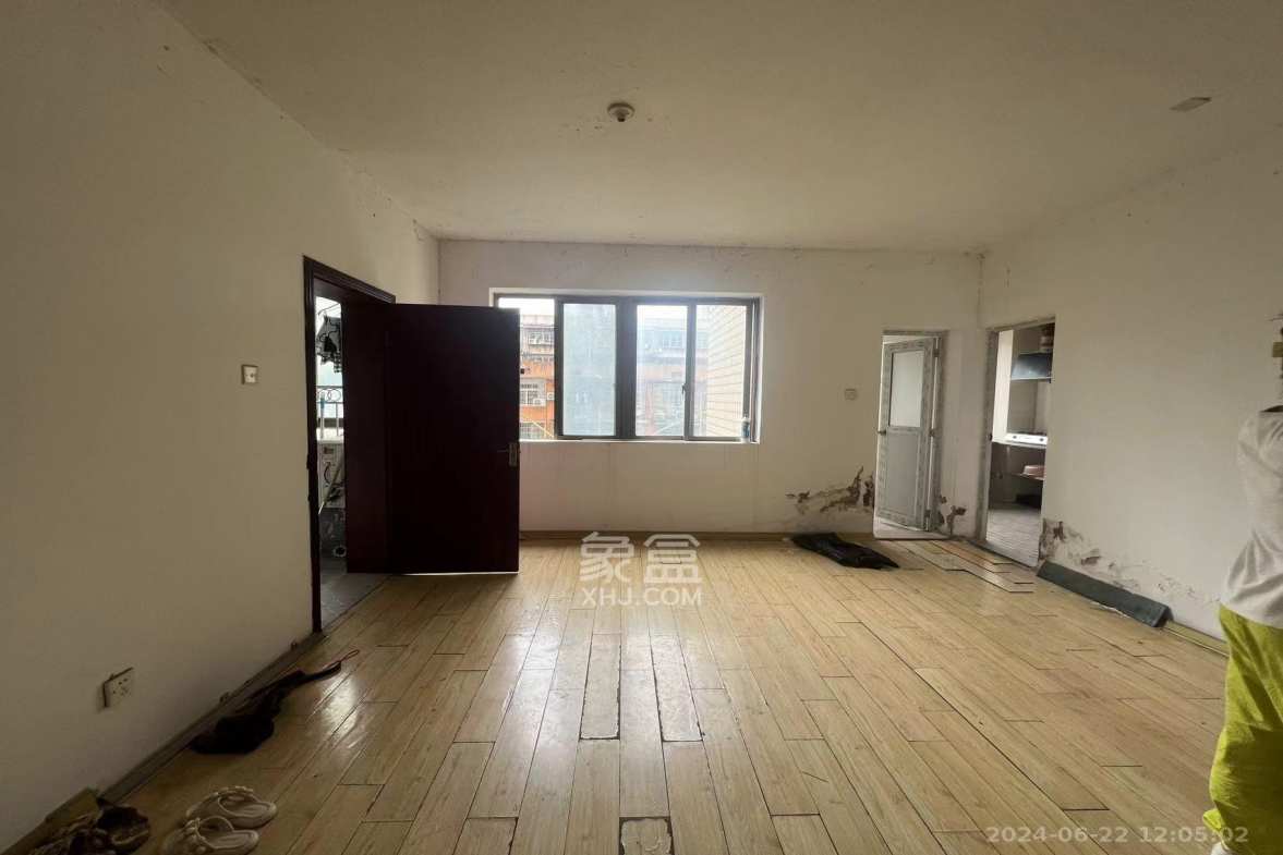 润沁园(润沁公馆) 4室1厅1卫 3500.0元/月 润沁园(润沁公馆) 4室1厅1卫 3500.0元/月室内图