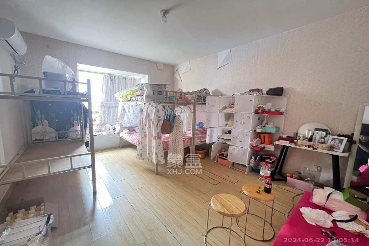 润沁园(润沁公馆) 4室1厅1卫 3500.0元/月 润沁园(润沁公馆) 4室1厅1卫 3500.0元/月室内图