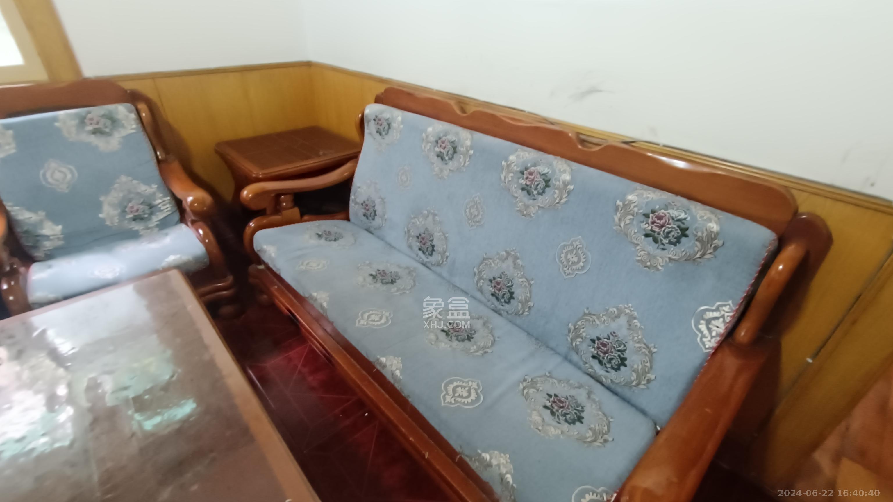 英才园三片  3室2厅1卫    2100.0元/月