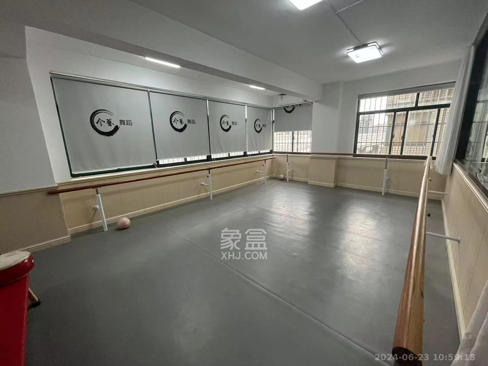 长卫商务楼   261.65㎡     6000.00元/月室内图