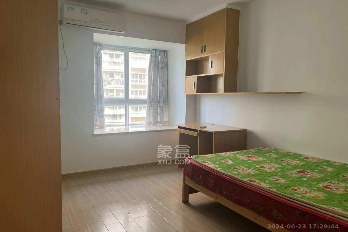 嘉盛华庭(一期、二期、三期) 3室2厅1卫 2700.0元/月 嘉盛华庭(一期、二期、三期) 3室2厅1卫 2700.0元/月室内图