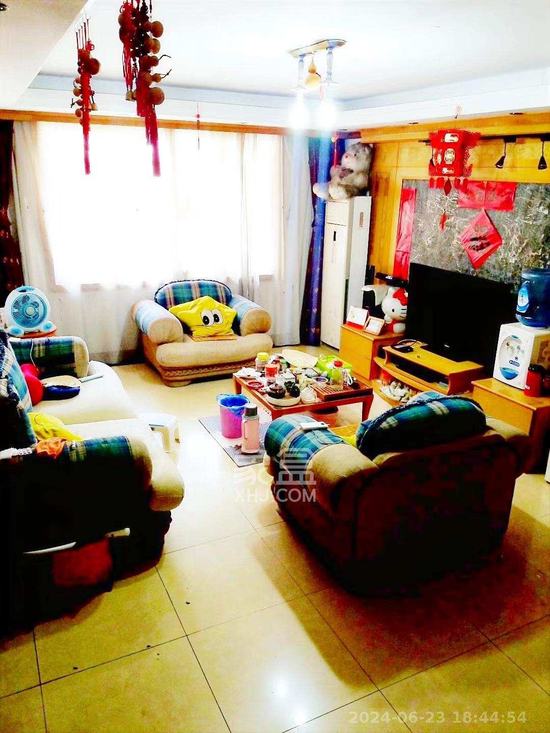 海威大厦  3室2厅2卫    2000.0元/月室内图