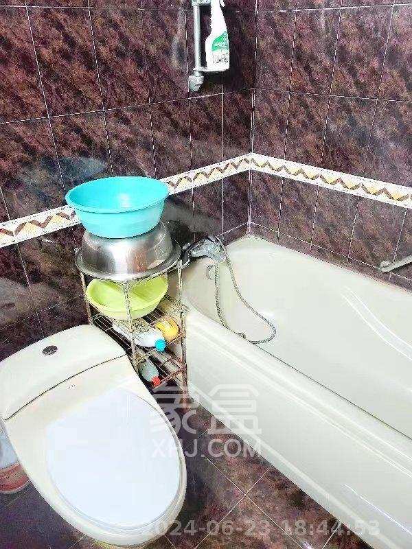 海威大厦  3室2厅2卫    2000.0元/月室内图