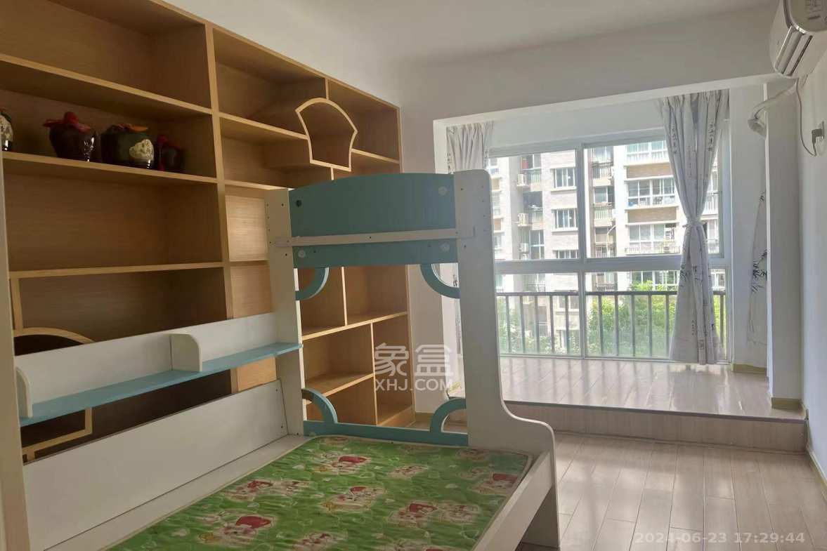 嘉盛华庭(一期、二期、三期) 3室2厅1卫 2700.0元/月 嘉盛华庭(一期、二期、三期) 3室2厅1卫 2700.0元/月室内图