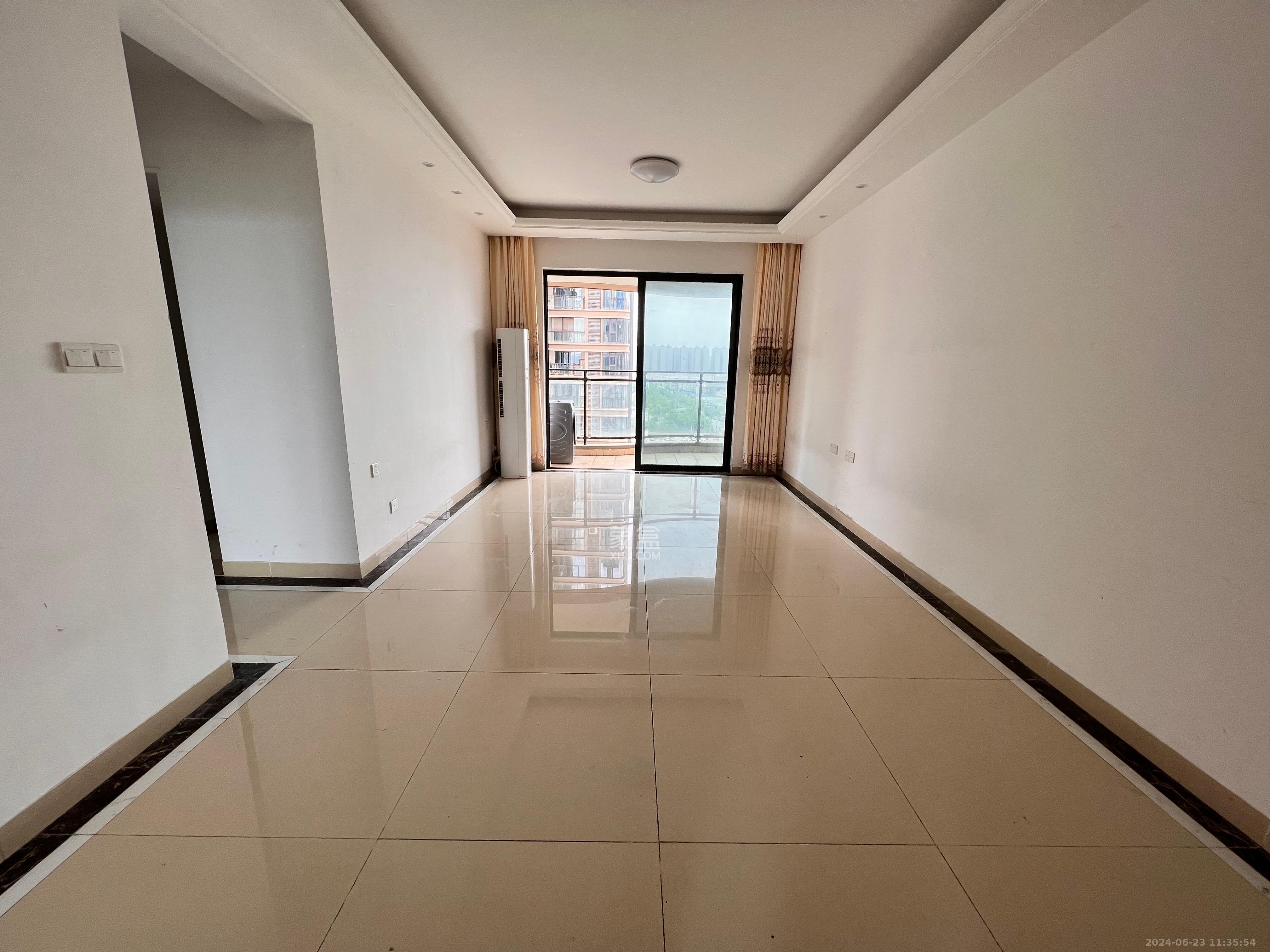 旺德府恺悦国际  3室2厅2卫    2500.0元/月