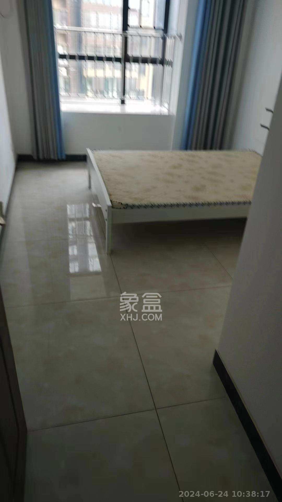 碧桂园公园壹号（凯怡茗苑）  1室2厅1卫    1500.0元/月室内图