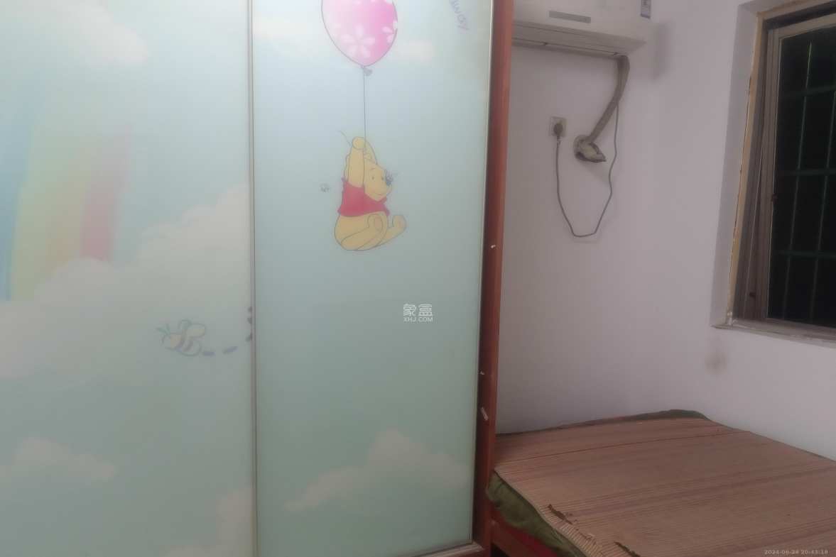 中南汽车世界  3室2厅2卫   1300.00元/月室内图