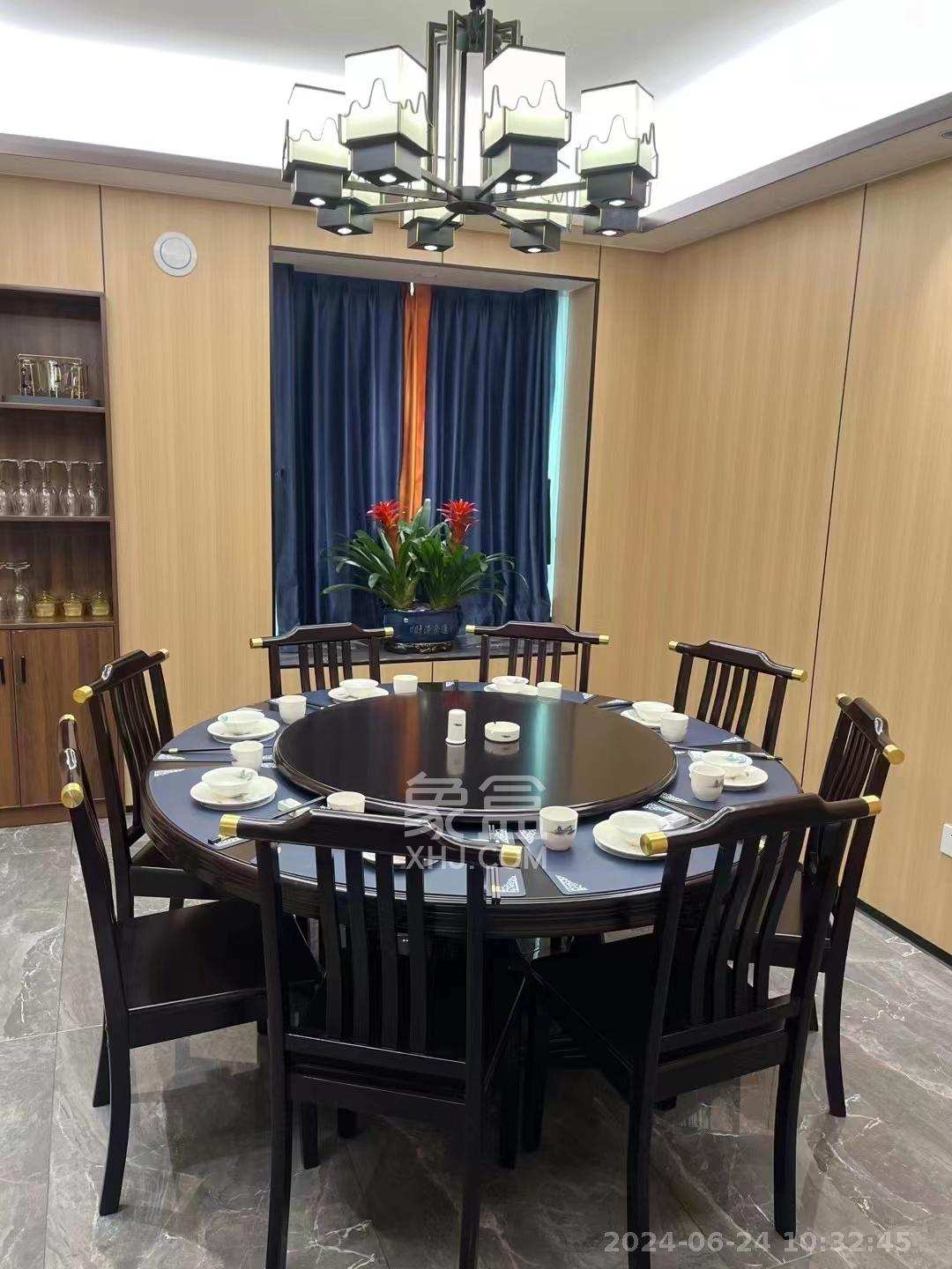 中南汽车世界  3室2厅2卫   1800.00元/月室内图