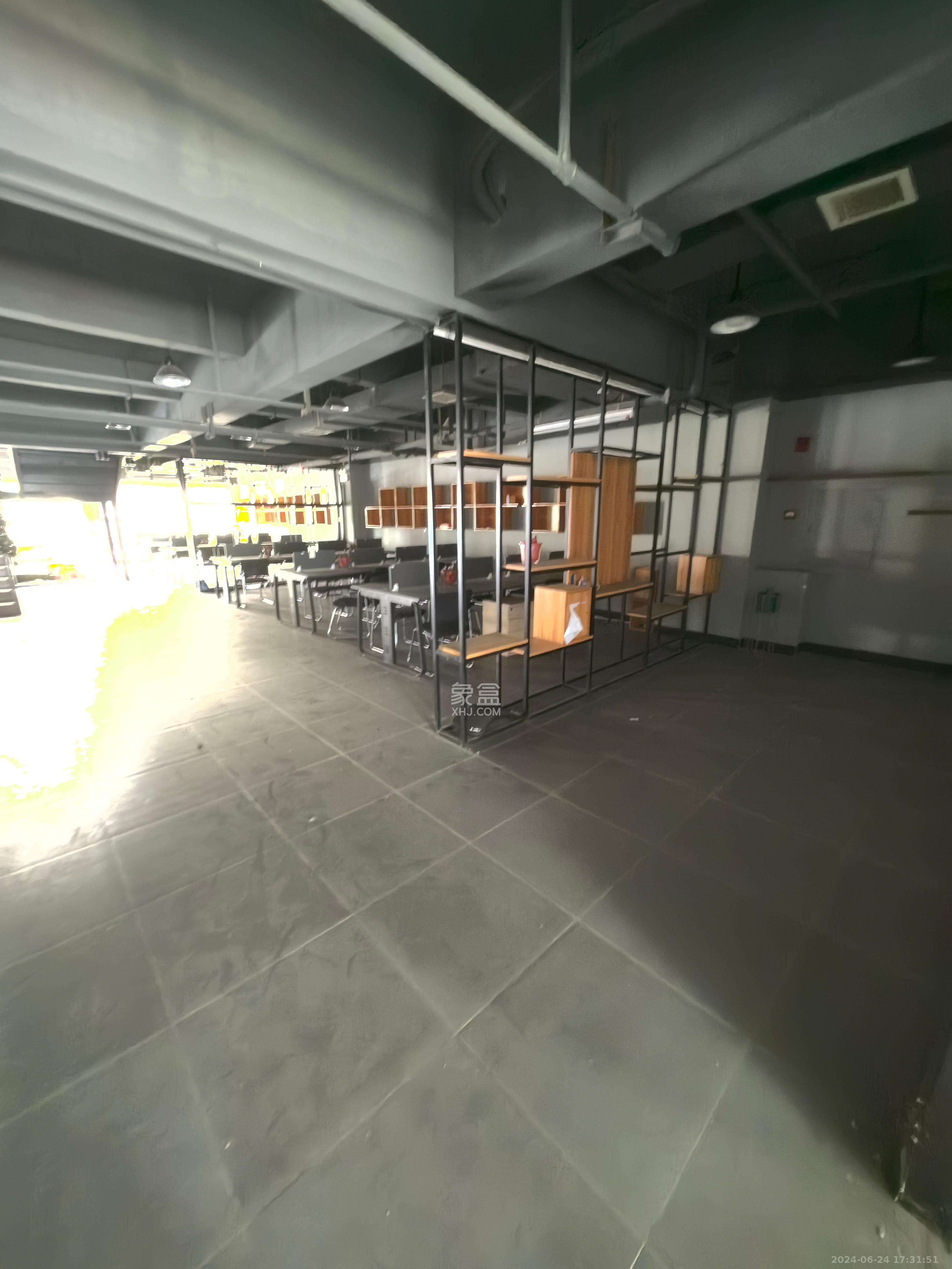 麓谷新长海中心   700.0㎡      30000.0元/月小区图