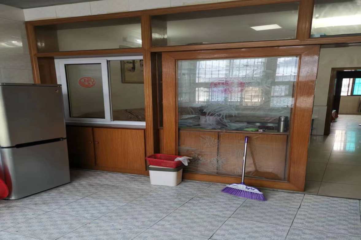 公园社区（青山小区）  2室2厅1卫    700.0元/月室内图