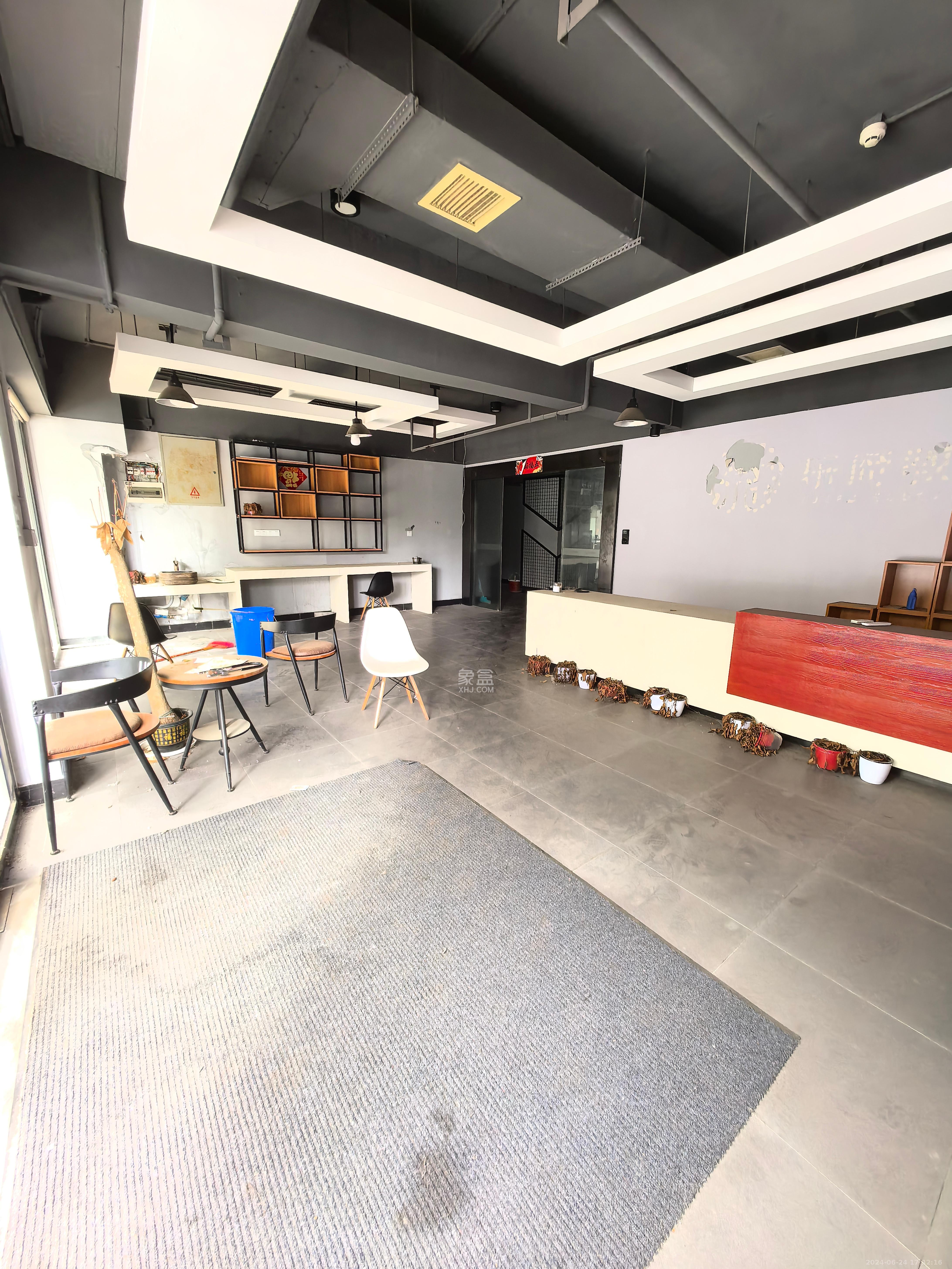 麓谷新长海中心   700.0㎡      30000.0元/月室内图