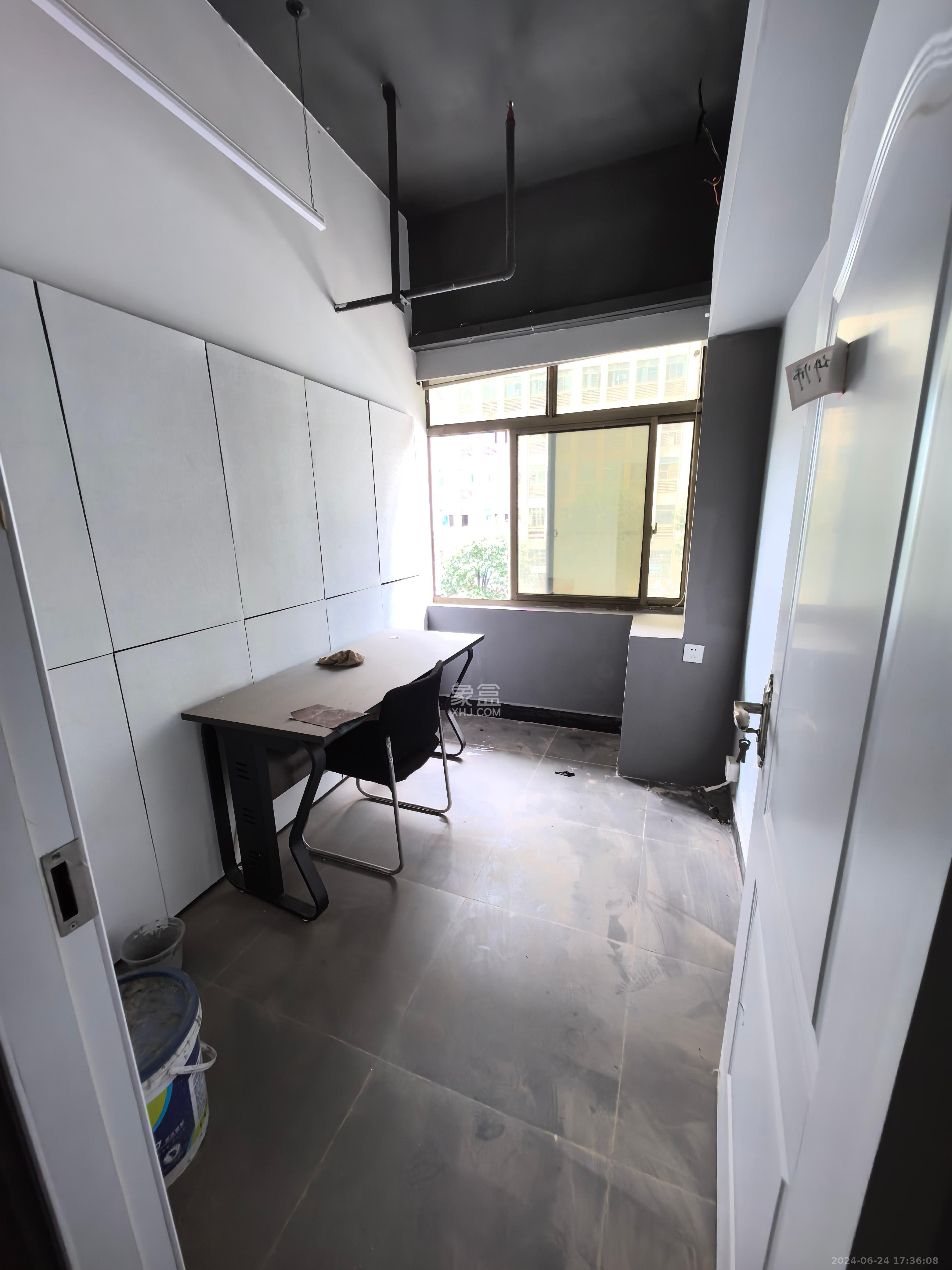 麓谷新长海中心   700.0㎡      30000.0元/月室内图