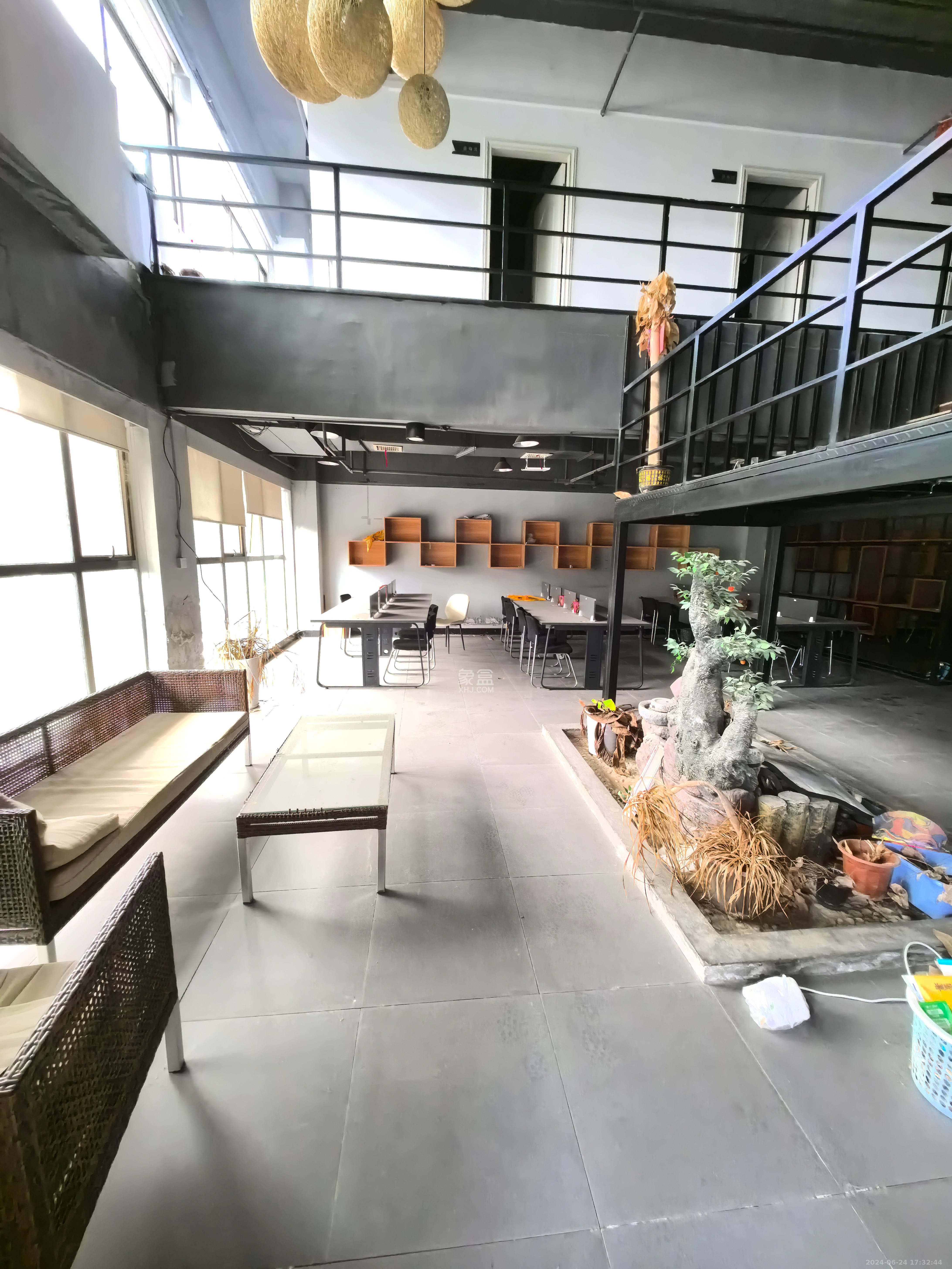 麓谷新长海中心   700.0㎡      30000.0元/月室内图