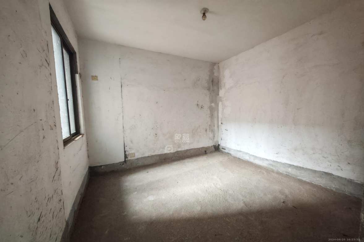 新城悦隽  4室2厅1卫    2500.0元/月室内图