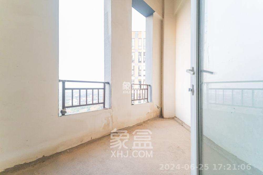 MOMA当代广场 3室2厅1卫 1500.0元/月 MOMA当代广场 3室2厅1卫 1500.0元/月室内图